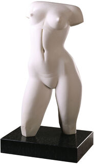 Skulptur "Weiblicher Torso", Version in Kunstmarmor von Sybille de Braak