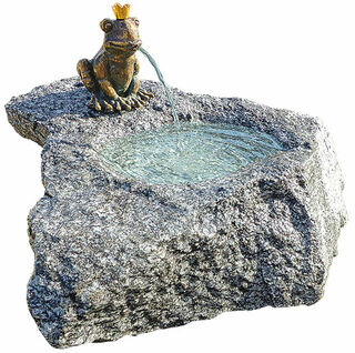 Brunnenset "Froschkönig Georg", Bronze auf Stein