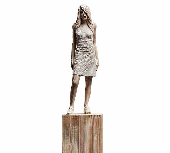 Skulptur "Bea" (Original / Unikat), Holz auf Stele von Luis Höger