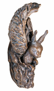 Gartenobjekt / Wandskulptur "Eichhörnchen - aus Astloch schauend", Bronze