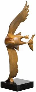 Skulptur "Raubvogel mit Fisch Nr. 4", Bronze braun von Evert den Hartog